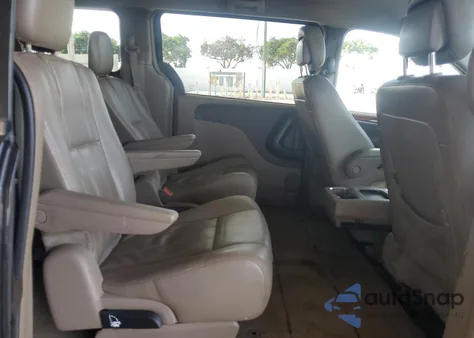 2014 Chrysler Town & Country Touring z USA, uszkodzony, nr VIN 2C4RC1BG8ER324518